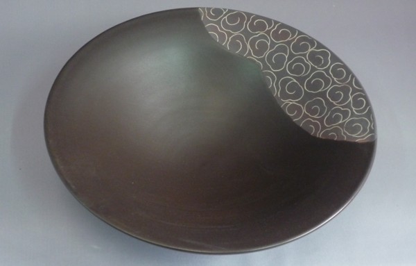 黒釉雲紋鉢